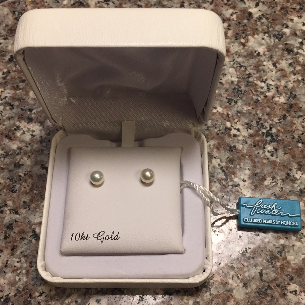 NWT 10KT 5-6MM Fresh Water Pearl Earrings - Honora